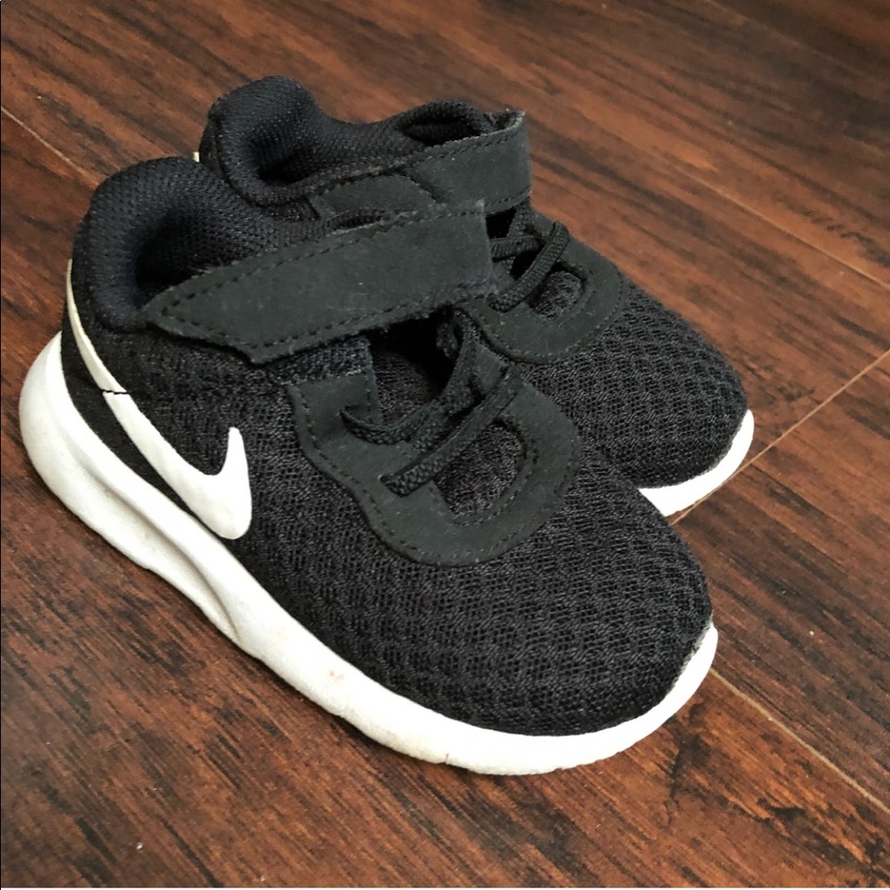 Nike - Picture 2 of 2